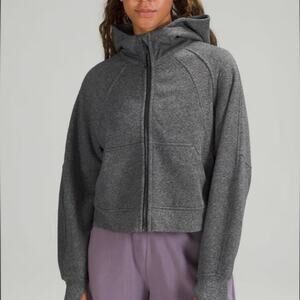 Lululemon Scuba Oversized 1/2 Zip Hoodie
Heathered gray